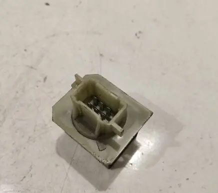 Peugeot 206 Coolant fan relay 0A01B