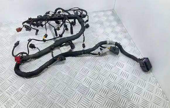 Volkswagen Golf Sportsvan Engine installation wiring loom 04L972627BB