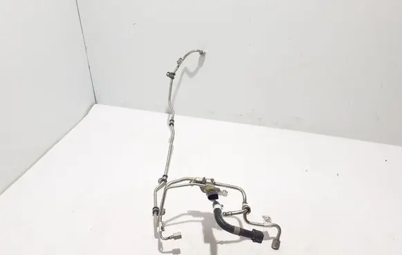 Audi Q8 Fuel injector supply line/pipe 06M127503S