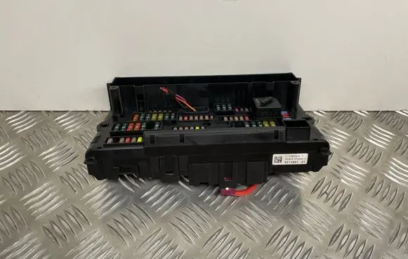 BMW 5 F10 F11 Fuse module 9210861
