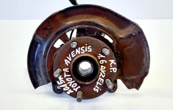 Front wheel hub