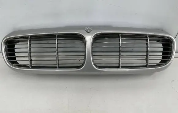 Jaguar XJ X350 Front bumper upper radiator grill 2W93-8A100-A