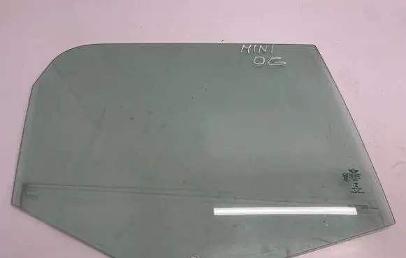 Mini Cooper Countryman F60 Rear door window glass