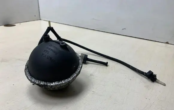 Vacuum air tank