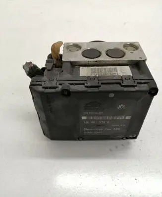 Skoda Octavia Mk1 (1U) ABS Pump 1J0907379G 1J0614117C