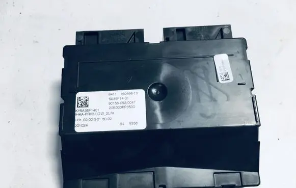 BMW 1 F40 Ignition amplifier control unit 8661071