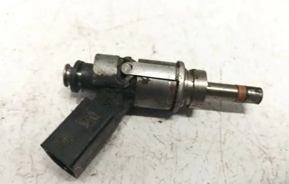 Audi A6 S6 C6 4F Fuel injector 06e906036c
