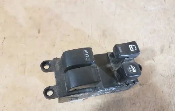 Nissan Almera Tino Electric window control switch