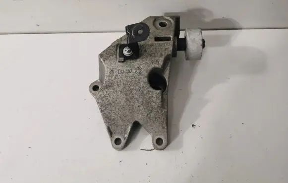 BMW 7 G11 G12 Engine mounting bracket 6864593