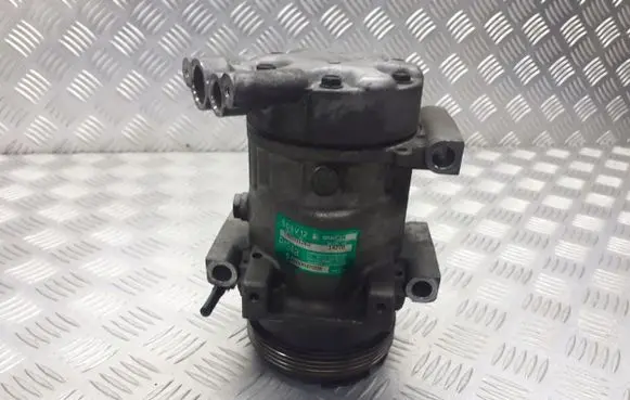 Renault Clio II Air conditioning (A/C) compressor (pump) 8200037058