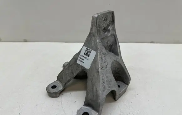 Jaguar XE Engine mounting bracket GX736037FA