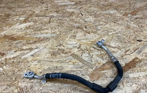 Audi A4 S4 B9 8W Air conditioning (A/C) pipe/hose 8W0816721D