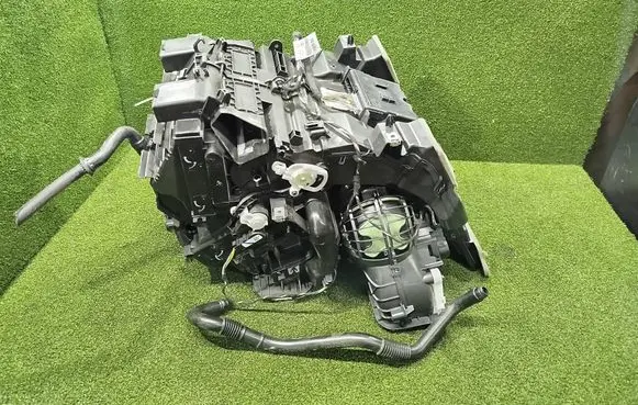 Renault Trafic III (X82) Interior heater climate box assembly 272702479R 02236220