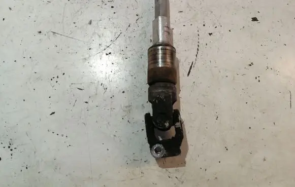 Volvo V70 Steering column universal joint