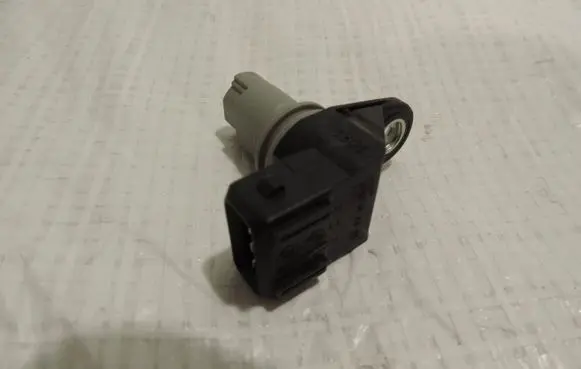Opel Vivaro Camshaft position sensor 198