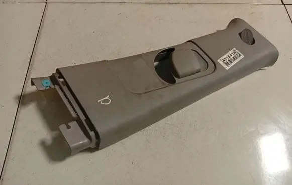 Hyundai i30 (B) pillar trim (top) 858402R000