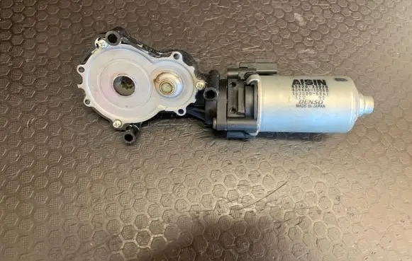 Lexus IS 220D-250-350 Seat adjustment motor 8582033020 1620006861