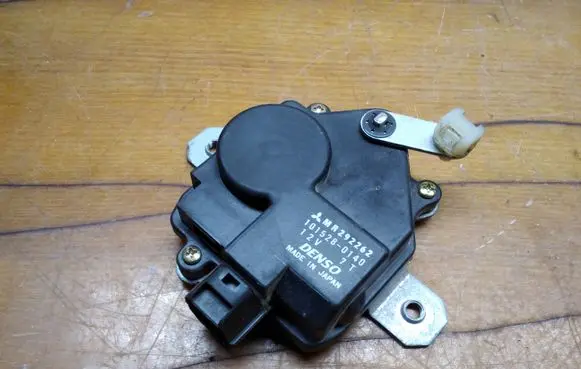Mitsubishi Space Wagon Air flap motor/actuator MR292262 1015280140