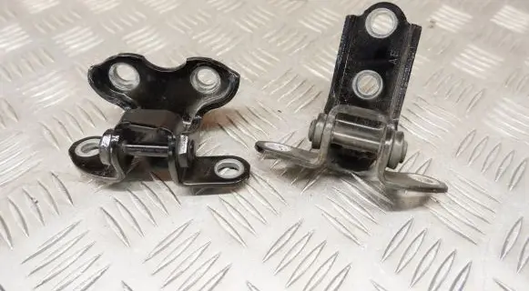 Lexus ES 300h (7th Gen) Rear door hinge set 6875020122 6877033050