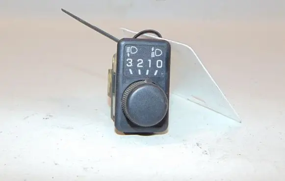 Nissan Micra Headlight level height control switch 2519070J00
