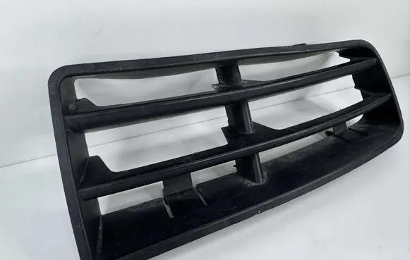 Volkswagen Golf IV Front bumper lower grill 1J0853666E