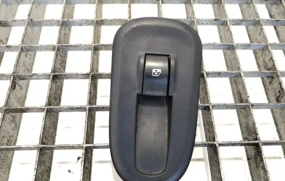 Renault Master III Electric window control switch 1748563