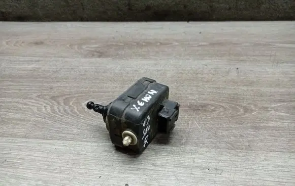Volvo S80 Headlight level adjustment motor 