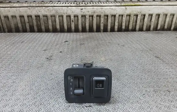 Honda HR-V Headlight level height control switch M18417