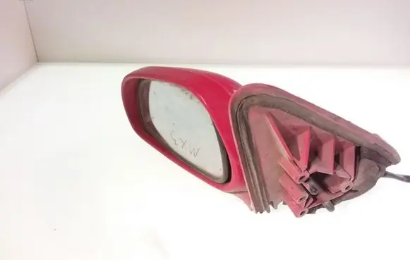 Mazda 626 Front door electric wing mirror E13010519