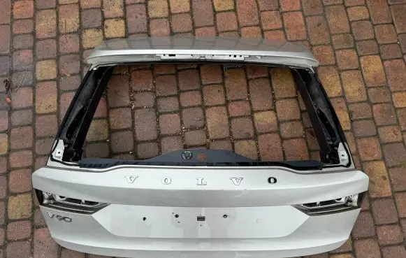 Volvo S90, V90 Tailgate/trunk/boot lid 31663428 S2409P015