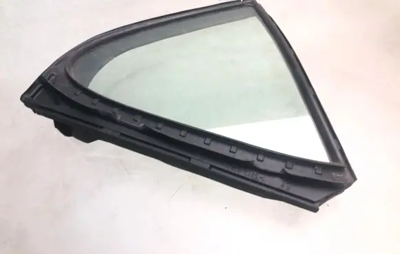 Lexus IS 220D-250-350 Rear vent window glass AS2