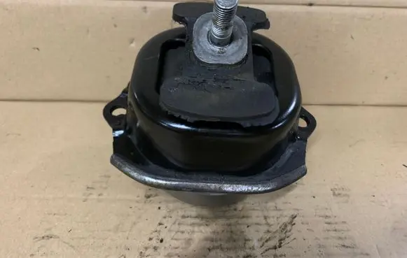 BMW X5 E70 Engine mount bracket 6784416