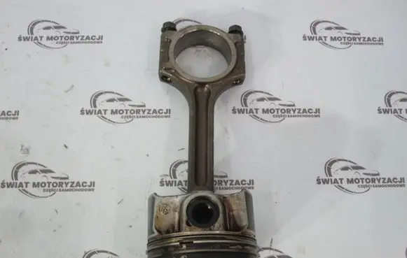 Nissan Juke I F15 Piston with connecting rod 