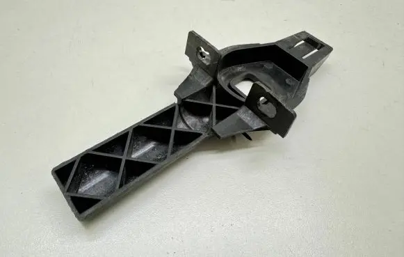Audi A4 S4 B8 8K Radiator mount bracket 8K0805201