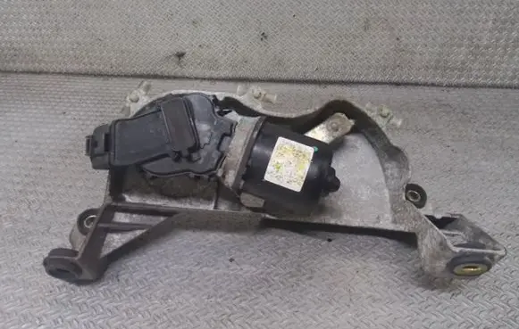Front wiper linkage and motor