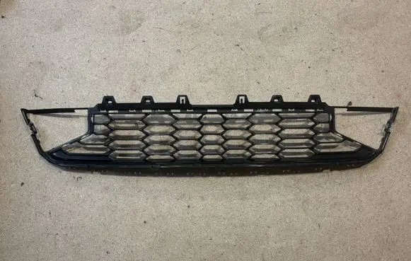BMW 3 G20 G21 Front bumper lower grill 8085446