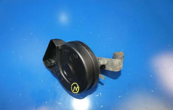 Mercedes-Benz C AMG W204 Horn signal A0065435120 02400