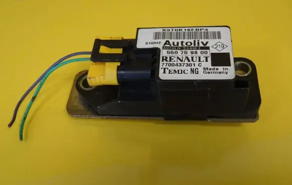 Renault Scenic I Airbag deployment crash/impact sensor 7700437301C