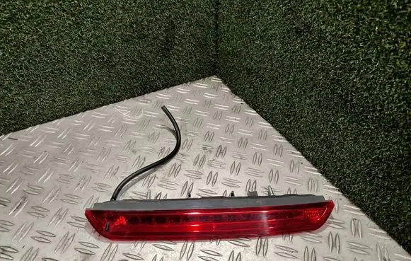 Peugeot 2008 II Third/center stoplight 9811951080