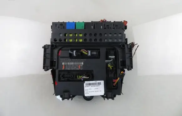 Mercedes-Benz A W169 Central body control module 5DK00872810 A1695453032