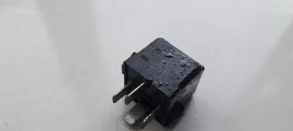 Mercedes-Benz A W168 Other relay A0025421319 4RA00779100