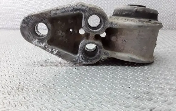 Volkswagen PASSAT B5.5 Rear axle beam mounts housing 4B0501522E 8E0501522H