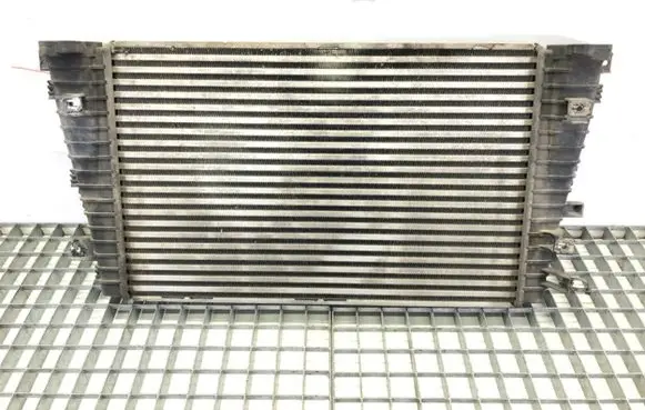 Opel Zafira B Intercooler radiator 13223395