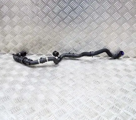 Land Rover Discovery 5 Engine coolant pipe/hose