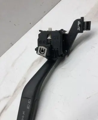 Volkswagen Golf V Indicator stalk 1K0953513 01103500 10350043415479