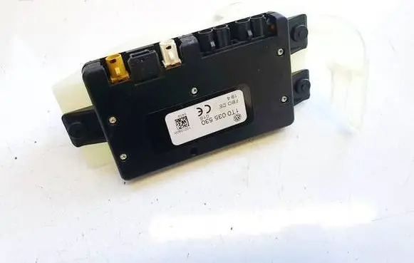 Volkswagen Touran I Antenna control unit 1T0035530