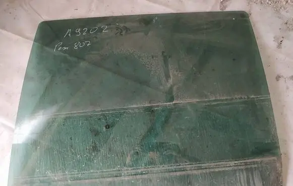 Peugeot 807 Rear door window glass as2