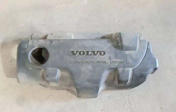Volvo V70 Engine cover (trim)