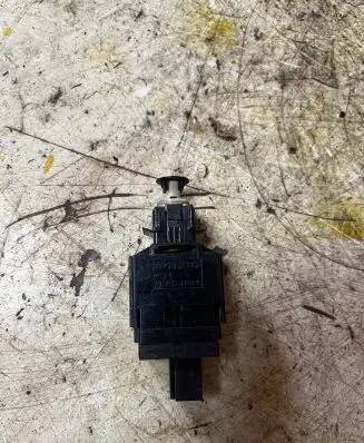 Volvo S60 Brake pedal sensor switch 8622064