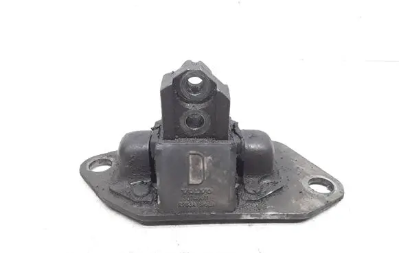 Volvo XC90 Engine mount bracket 30748811